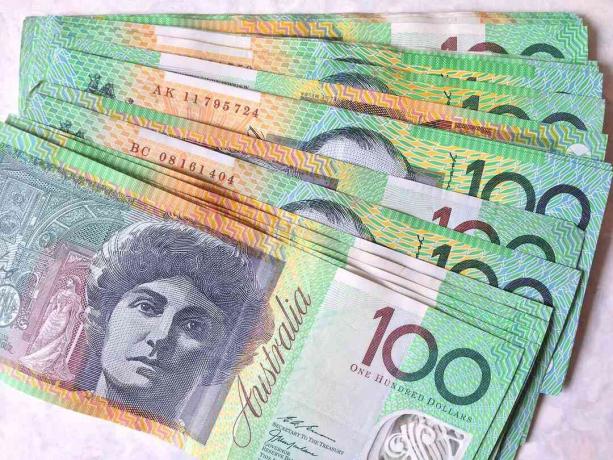 ธนบัตรร้อยดอลลาร์ออสเตรเลียจำนวนมาก